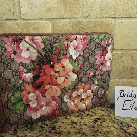 Gucci Bloom Large Pouch (Authentic) - Picture 2 of 14